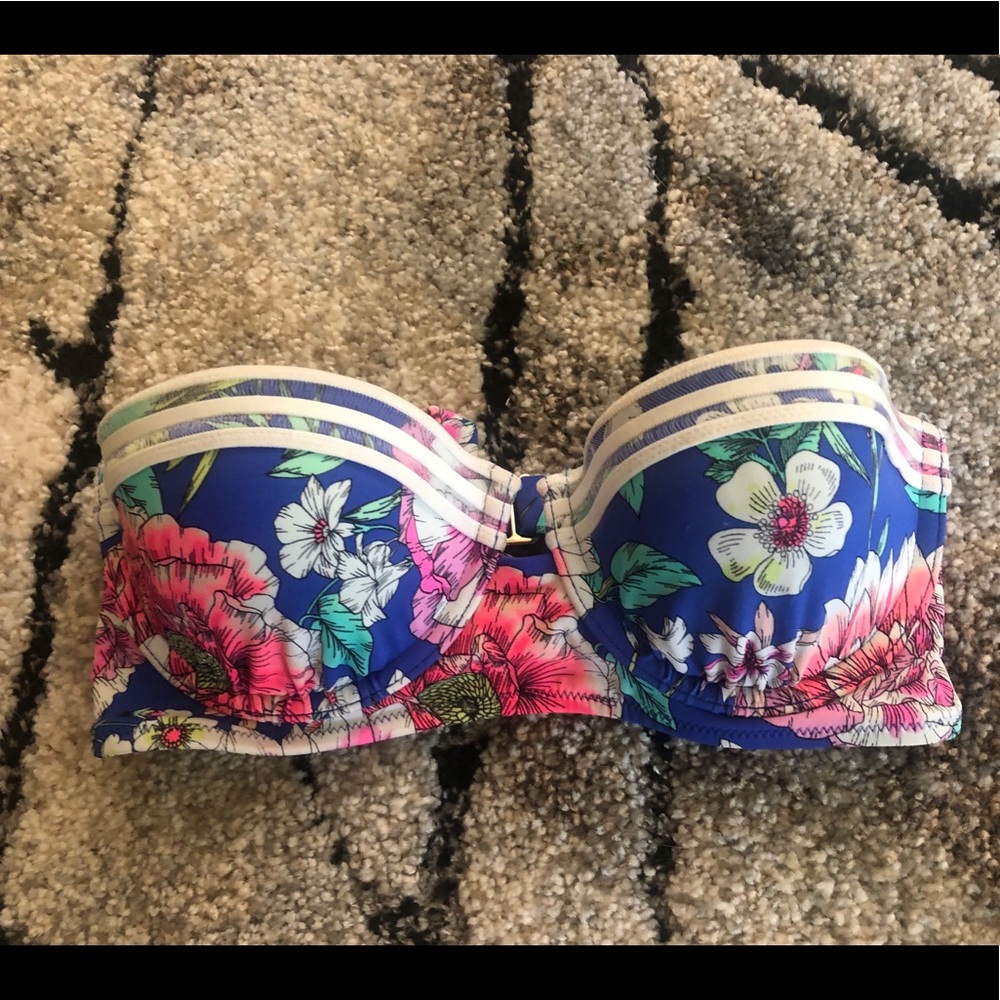 Strapless bikini top